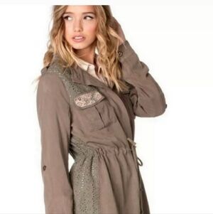 Miss Me Olive Green Long Sleeved Top Size Small Button Up